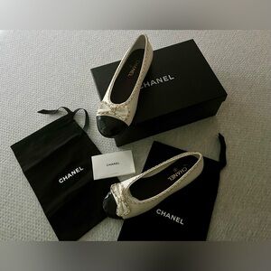 ❗️SOLD❗️Chanel flats